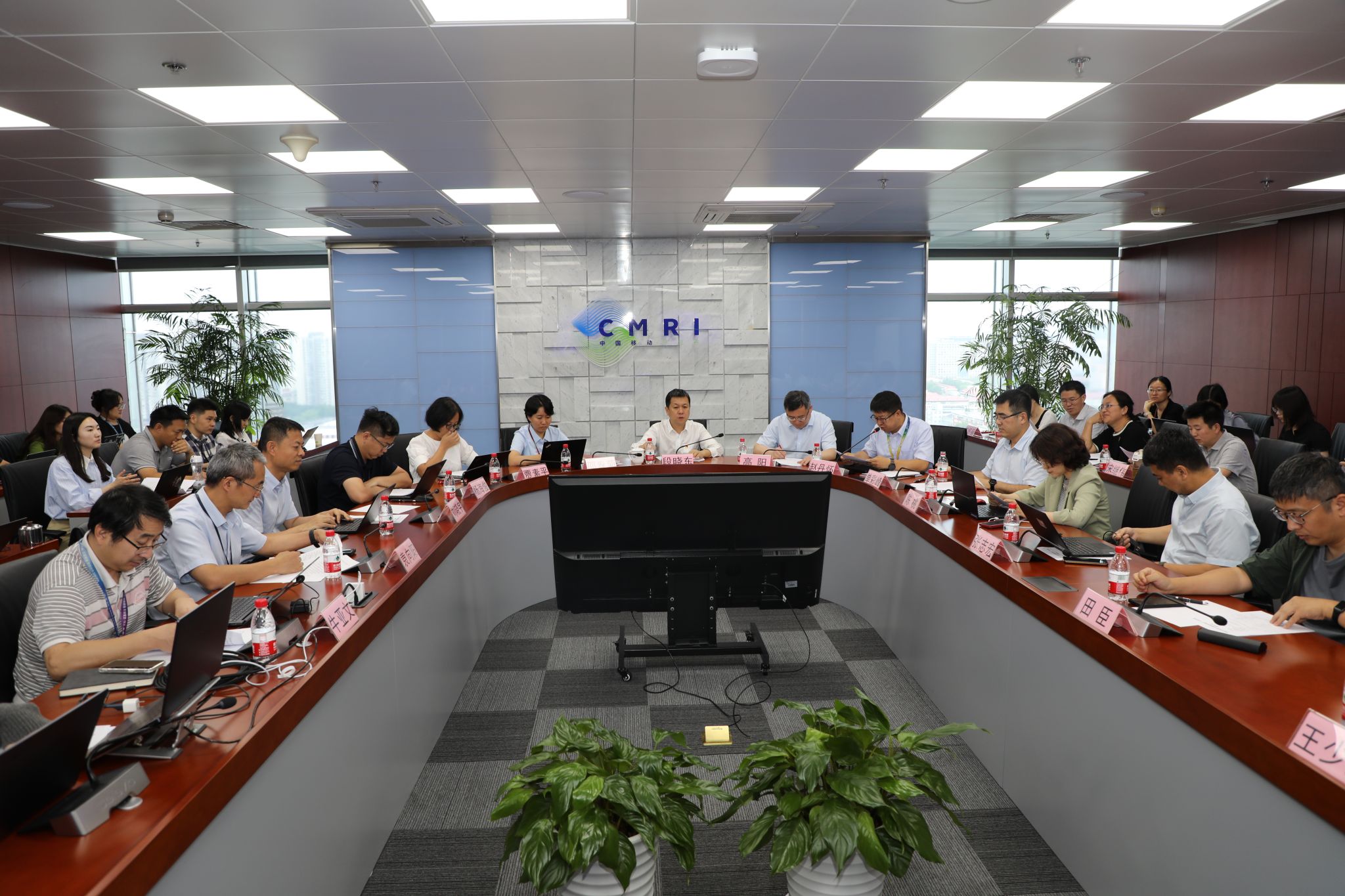数智领航 研创之巅——南京大学-中国移动联合研究院产学研交流活动在北京成功举办